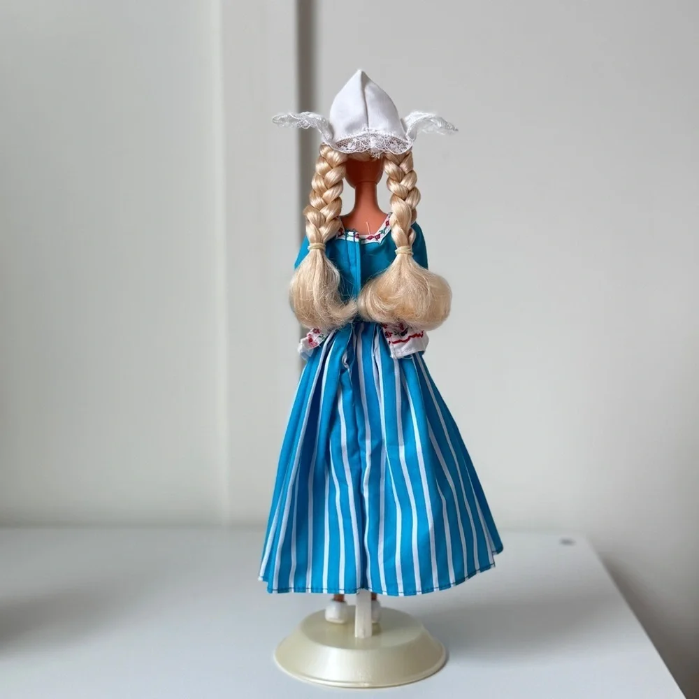 Mattel Dolls of the World Dutch Barbie Doll 1993 Vintage Collectible
